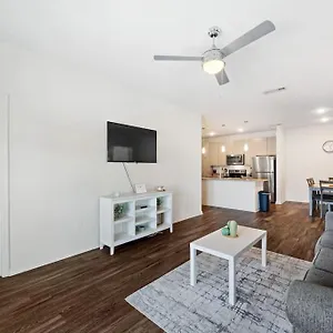 Lavish 2br In Apartment
