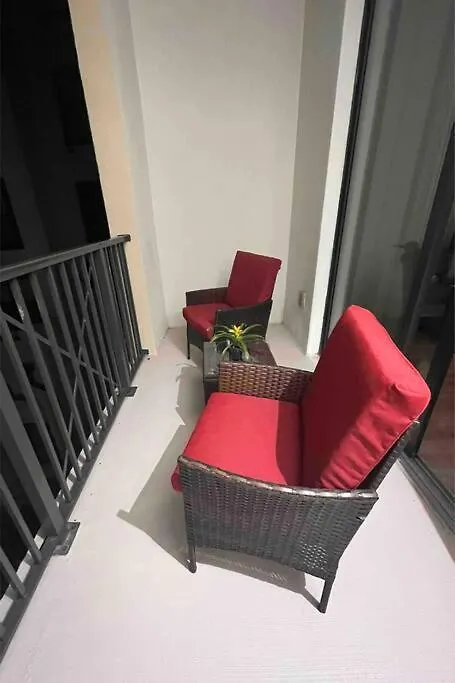 Blooming Journey In Tampa Bay! Apartment